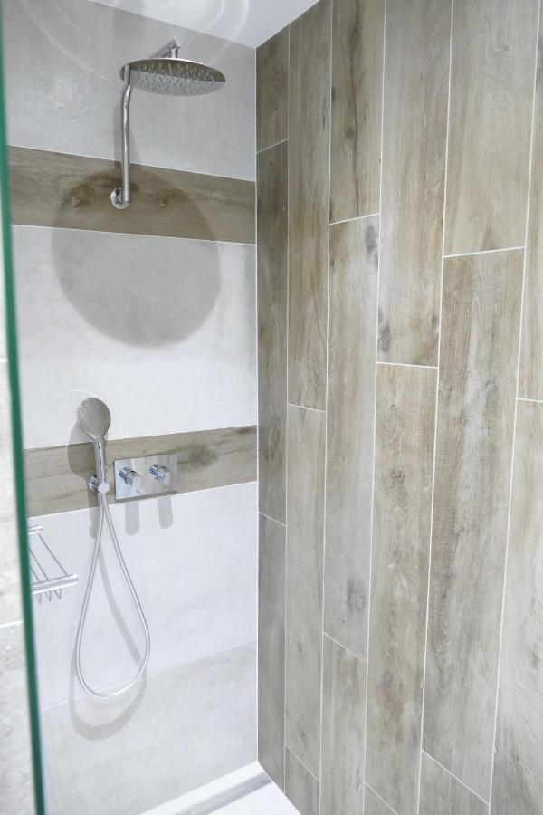 Les Agapanthes Bed & Breakfast Camphin-en-Pevele Ngoại thất bức ảnh